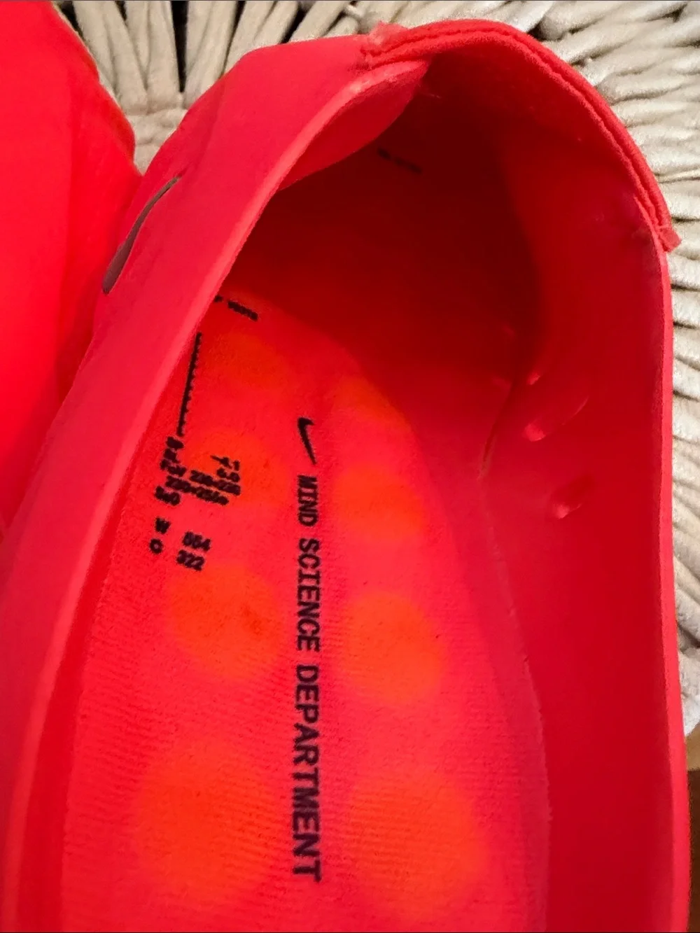 Nike Mind 001 Solar Red Recovery Mule Slip On M6 W7